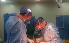 腹部重生：乳腺癌女子勇敢借回新乳房，重拾自信人生