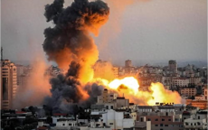 中方三艘船舶过航霍尔木兹海峡